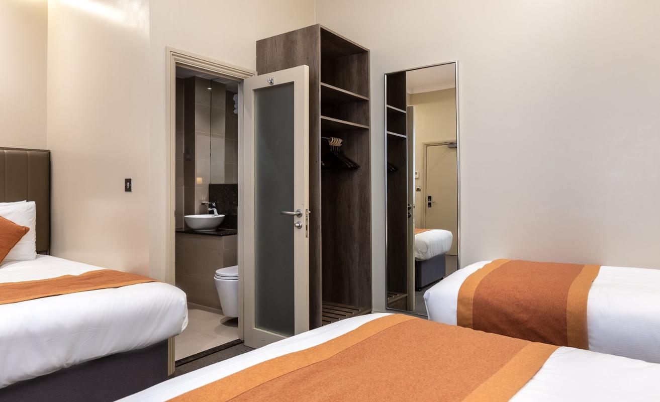 Family 5 Room  Sidney Hotel London Family 5 Room  Sidney Hotel London