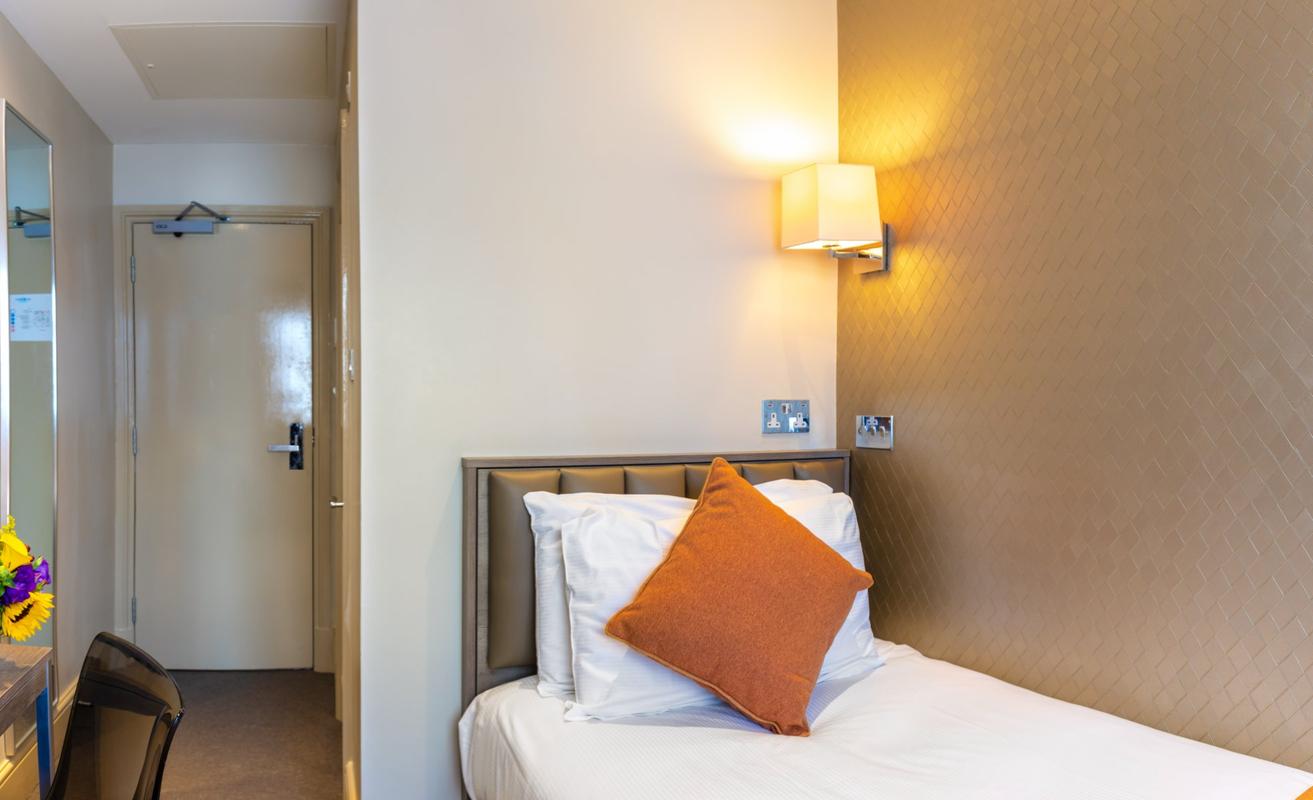 Single Room  Sidney Hotel London Single Room  Sidney Hotel London