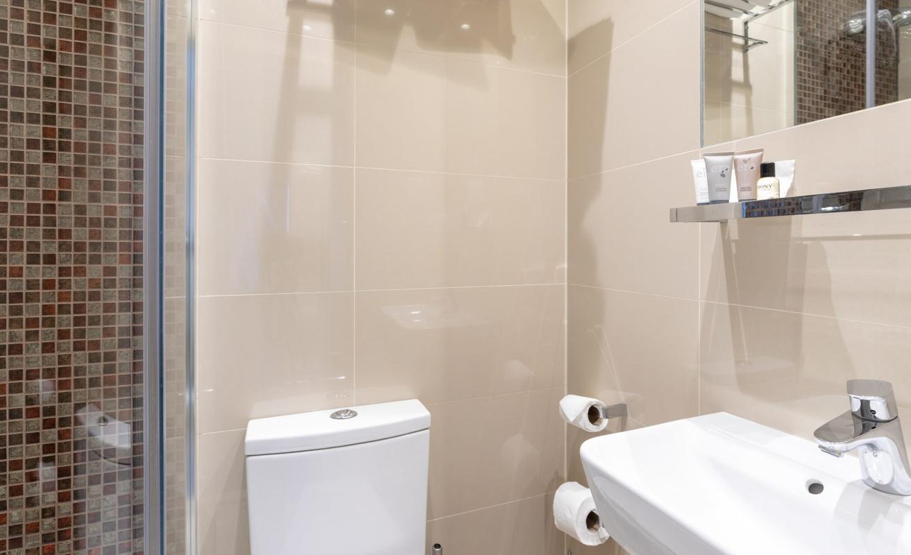 Single Room  Sidney Hotel London Single Room  Sidney Hotel London