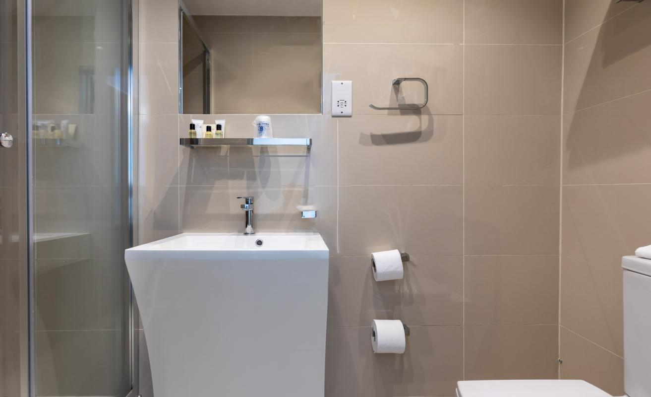 Triple Room  Sidney Hotel London Triple Room  Sidney Hotel London