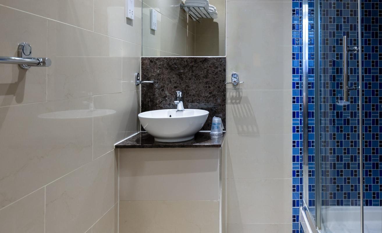 ANNEX Triple Room  Sidney Hotel London ANNEX Triple Room  Sidney Hotel London